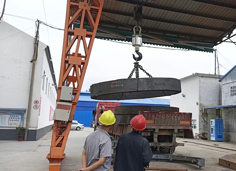 大型鑄鋼件發(fā)貨中 大型鑄鋼件發(fā)貨中