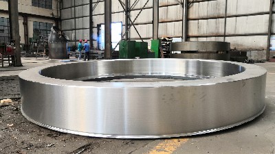 鑄鋼件廠家告訴你熱裂的鑄件如何預(yù)防和改善