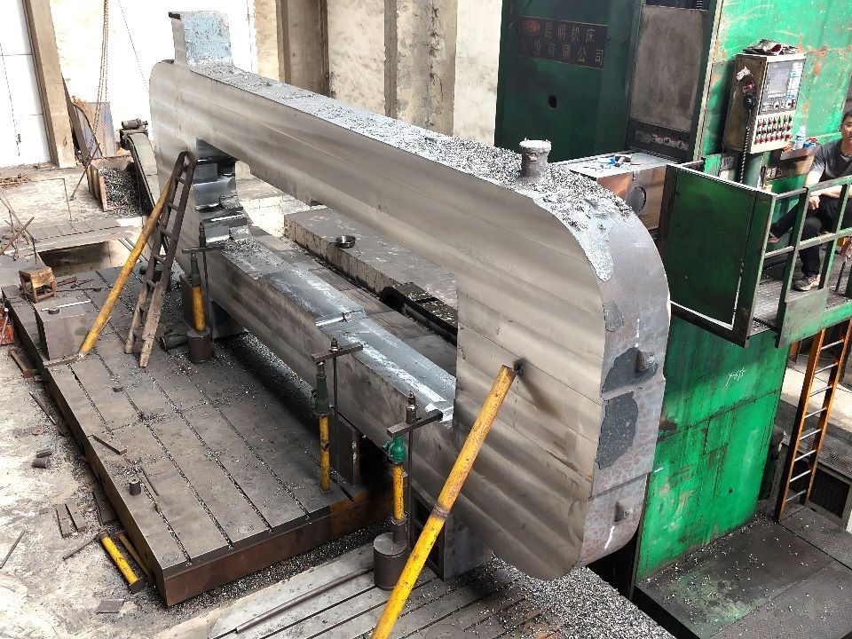 牌坊變形對軋機生產(chǎn)什么影響？如何檢測與校正？——騰飛鑄鋼告訴你！