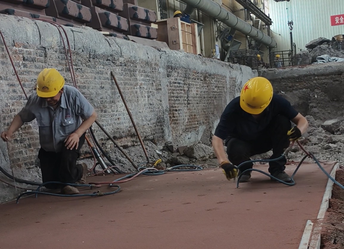 大型鑄造廠騰房鑄鋼如何解決CO?吹氣硬化水玻  璃砂型表面粉化