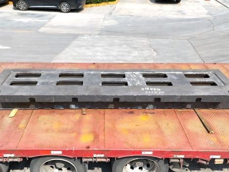 大型鑄鋼工作臺(tái)體的殘余應(yīng)力控制與時(shí)效處理