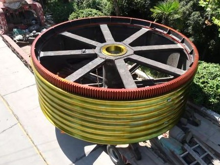 大型鑄鋼件-牽引輪如何進(jìn)行精整打磨