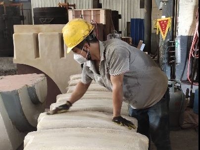 跟著我一起探訪大型鑄鋼廠-騰飛鑄鋼水玻璃砂工藝！