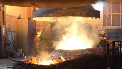 大型鑄造廠如何把控澆注溫度來(lái)降低大型鑄鋼件氣孔缺陷？
