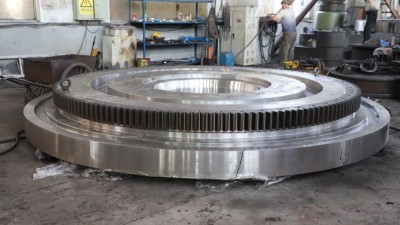 大型鑄鋼廠中哪些因素會(huì)影響大型鑄鋼件-中間轉(zhuǎn)臺(tái)的精度？